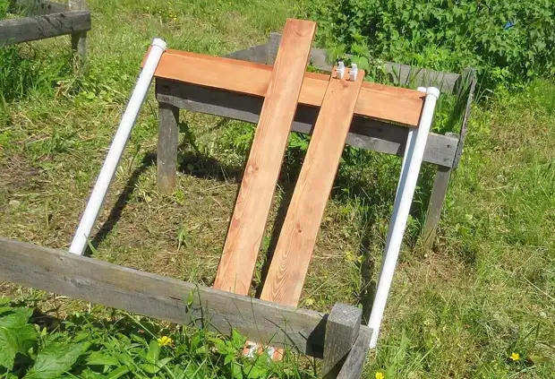 Fencing for bushes from remnants of plastic pipes