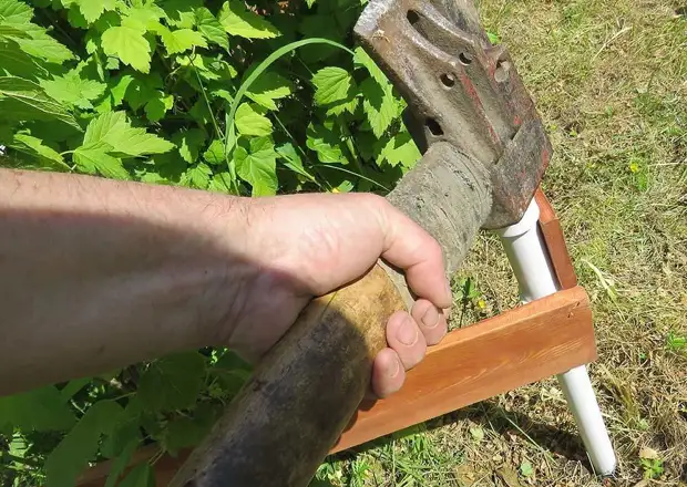 Fencing for bushes from remnants of plastic pipes