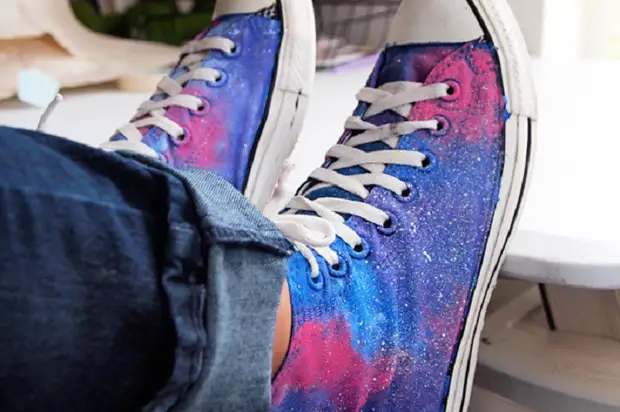 3. Galaxy acrylic Sneakers, Sabuntawa, hanya, ado