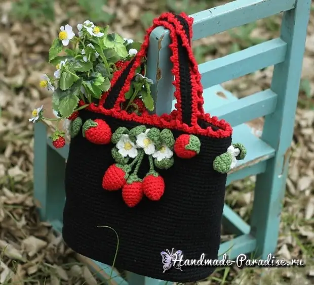 Borsa "deliziosa" e portafoglio con crochet di fragole