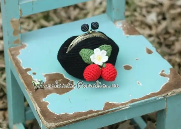 Bag ug pitaka nga adunay strawberry crochet (4)