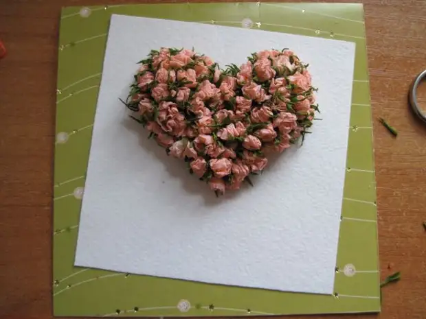 从瓦楞纸玫瑰为明信片“充满爱...”