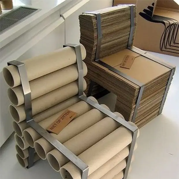 Muebles de cartón loco