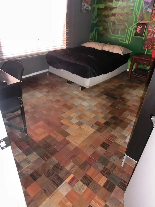 Floor from free parquet samples that can be scored in stores. Interior design, floors