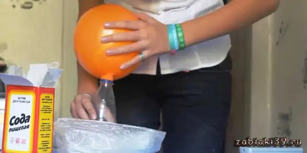 Bagaimana untuk membuat bola helium di rumah