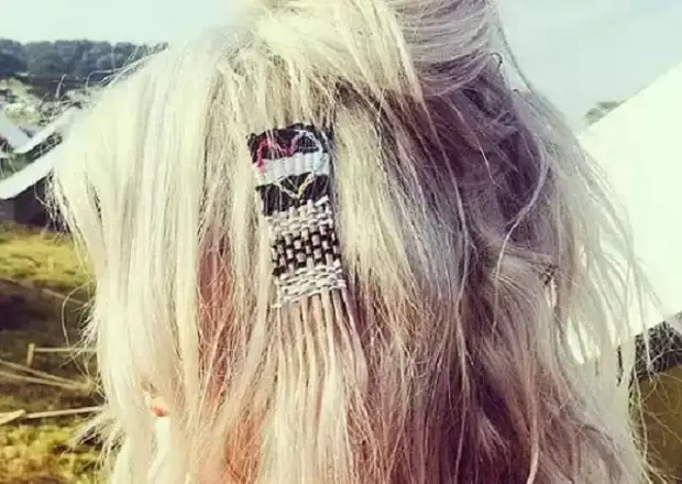 Embroidery on the hair