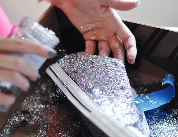 Glitter skoene DIY - 6