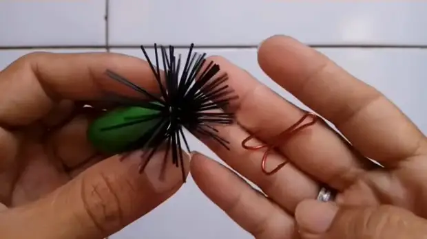 Buatan sendiri yang curam untuk memancing musim panas dengan tangan mereka sendiri