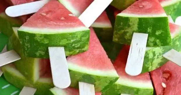 Iingcibi ezivela kwii-watermelons: izimvo