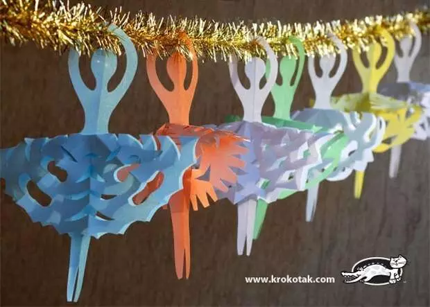 Fabulously sbieħ Garland minn "Snowflakes-Balkering" Do it yourself