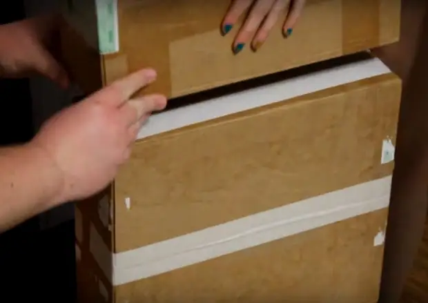 Como facer unha cheminea de caixas de cartón