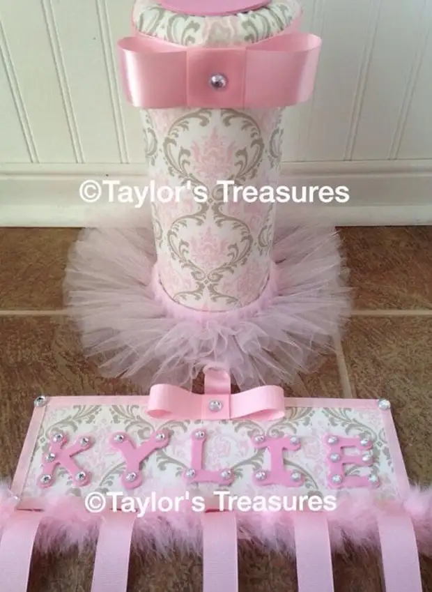 Taylors Hupfumi - Bvudzi Holder & Tutu Headband Holder Set - Inoenderana neCarousel Dester Pink uye Taupe Damask paEtsy, $ 45.99: