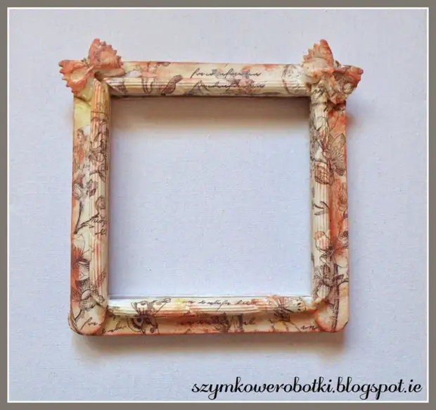 Frame from pasta and stick from ice cream, with decoupage (14) (700x658, 500kb)