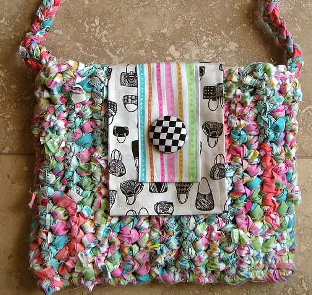 Handbag a maglia-cameriera a mano - idee per l'ispirazione