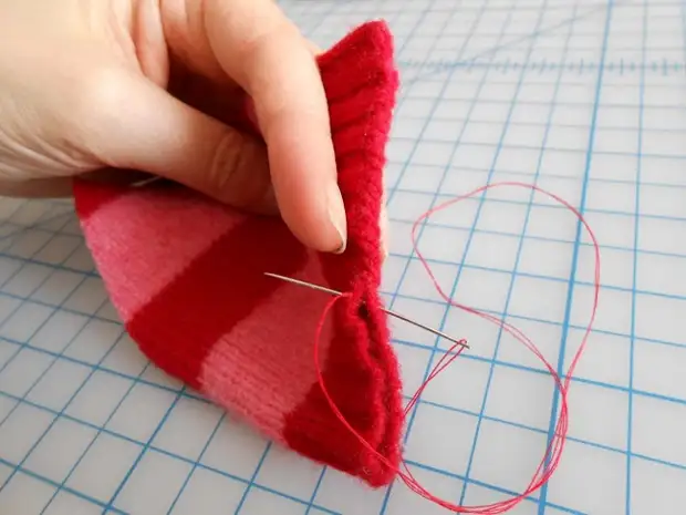 Jak udělat pantofle ze starého svetr