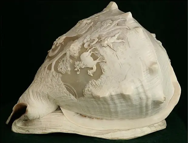 Eco-art: shell carving