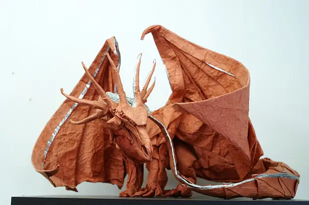 16 Sculptures papye sansasyonèl nan onè nan mond origami jou origami, jou ferye, eskilti