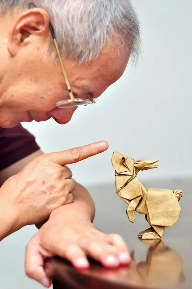Дүйнөдөгү оригами күнүнүн оригами, майрам, скульптура
