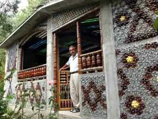 Greenhouse mula sa plastic bottles at iba pang mga ideya sa bansa mula sa plastic. Master Class + Video.