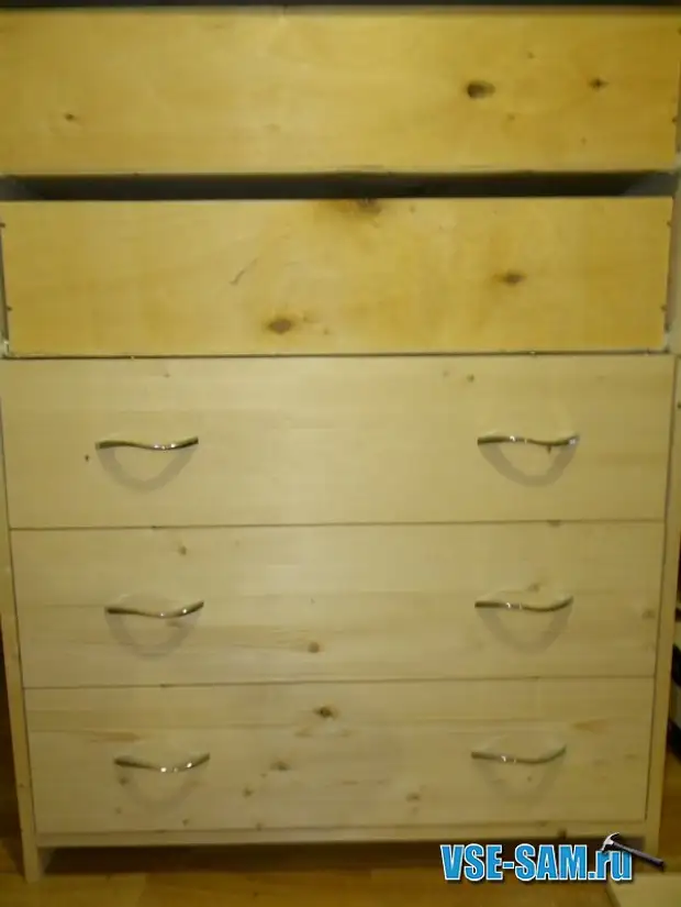 Chest of drawers