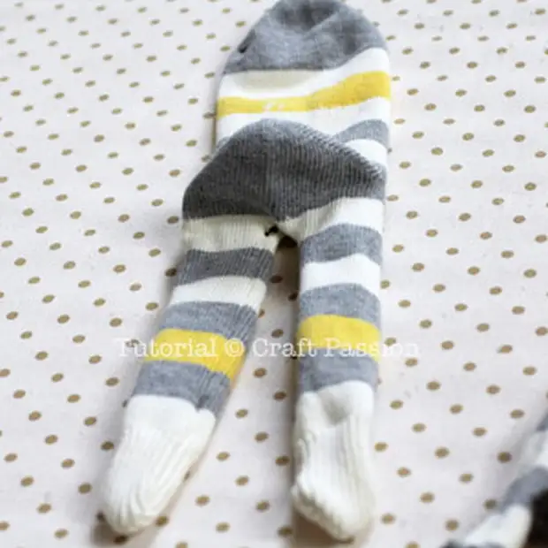 Foto speelgoed van sokkies, maak snaaks ape met eie hande