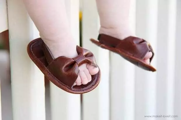 ტყავის sandals ბავშვი