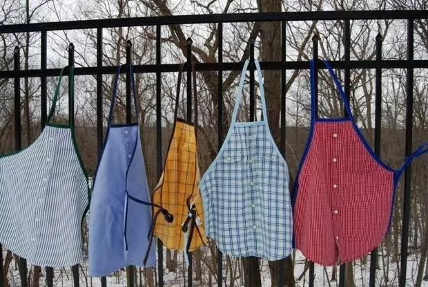 Aprons sitere na uwe ụmụ nwoke