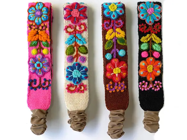 Broderi af de peruvianske indianere: Blomster fra Highland Andes