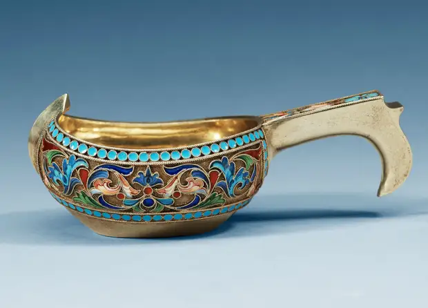 Fadaka ati Enamel. IyVEVAry Awọn awopọ XIX.