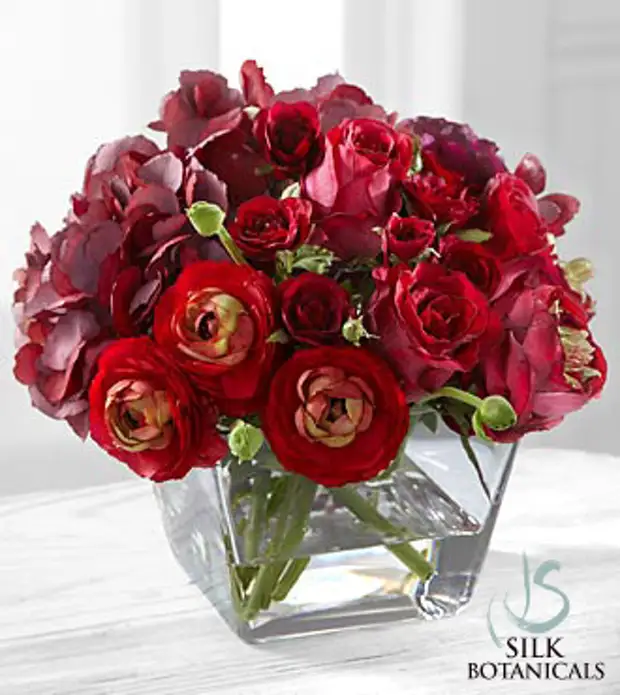 Jane-Seymour-Silk-Botanicals-roses-ranunculus-in-square-vase（330x370,100kb）