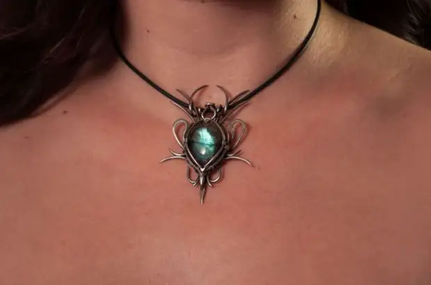 Pendant magic stone.