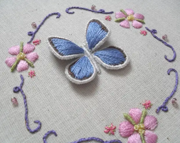 ワイヤーフレーム上の体積刺繍