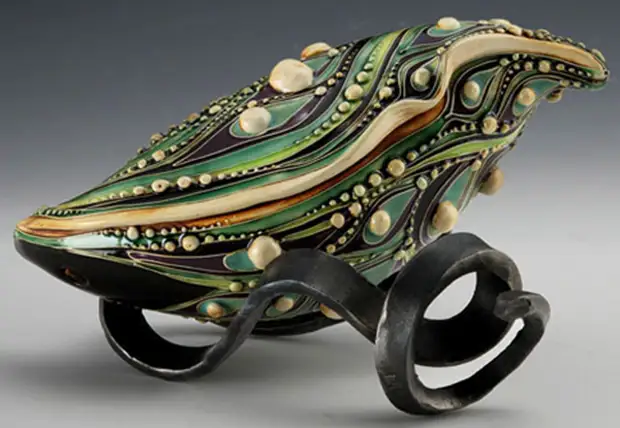 Ceramics Carol Long: Modernong pagbasa sa art nouveau style