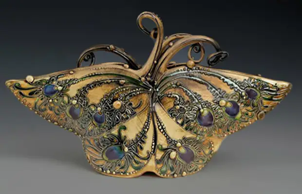 Keramik Carol Long: Modern Reading Art Nouveau Style