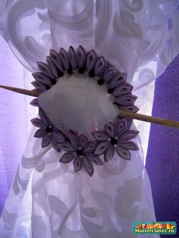 Kanzashi technique. Paghahagis para sa mga kurtina. Master Class.