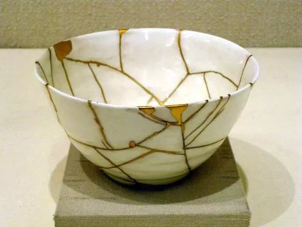 Kintsugi - "ສິນລະປະຂອງສະປາທອງ"