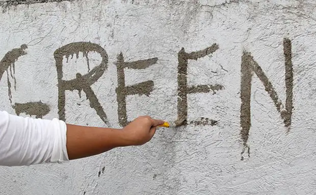 ¡Él mezcla musgo con yogur, y eventualmente recibió un verdadero graffiti en vivo!