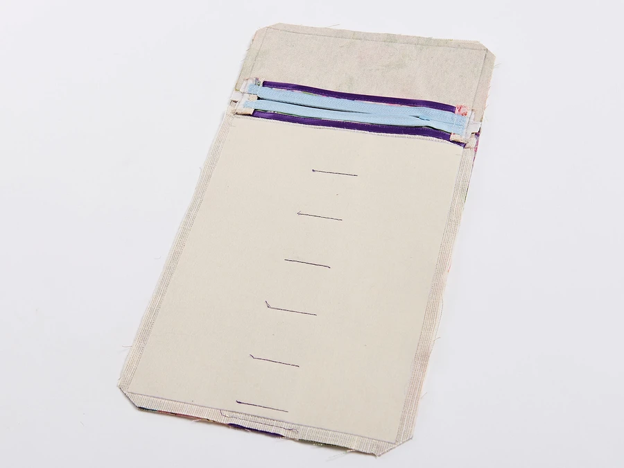 We sew an organizer for mobile accessories