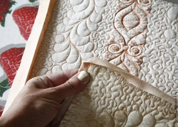 Quilting texnikasında gözəl bir uşaq yorğanını yaradın