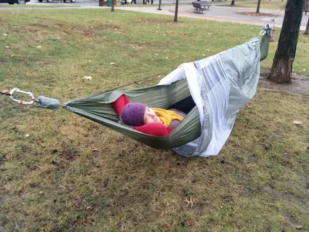 Universele hangmat met hun eigen handen