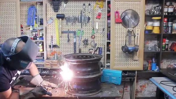 Cauldron હેઠળ પોર્ટેબલ પકાવવાની નાની ભઠ્ઠી કેવી રીતે બનાવવી
