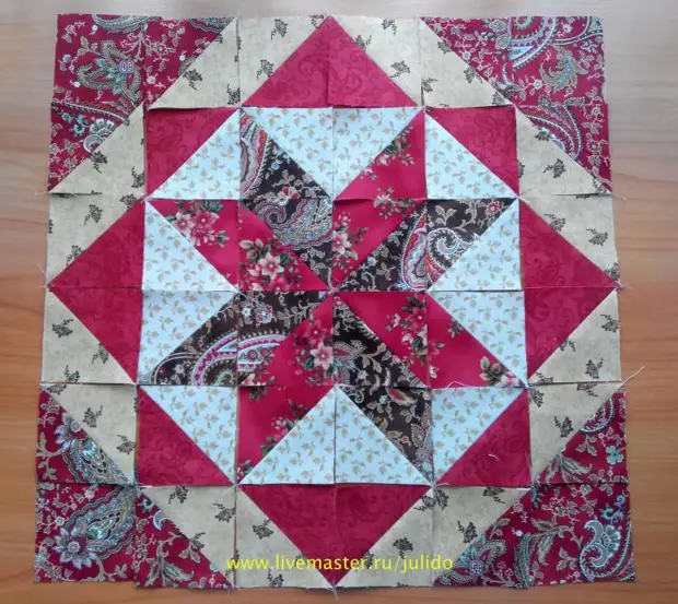 Patchwork fir Ufänger. Speed ​​Assemblée blockéiert