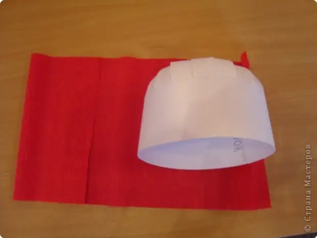 Sombreros de papel corrugado