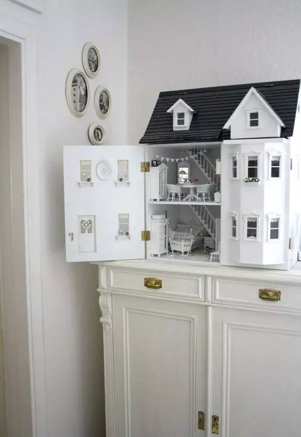 Dollhouses og møbler med egne hænder