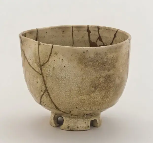 Aworan ti Kintsugi, tabi bi o ṣe le gba aipe tirẹ