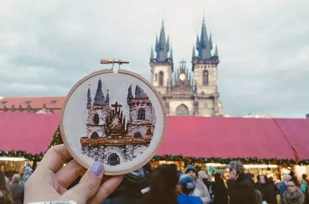 "Broderi Travel": Needlework istället för fotografier för minne