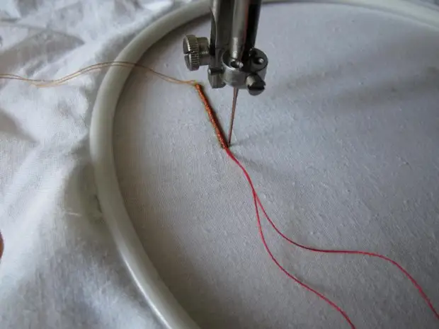 Освоюємо вишивку на простий швейній машинці