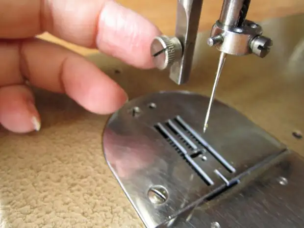 Освоюємо вишивку на простий швейній машинці