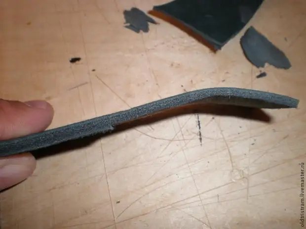 Production of a belt with embossed runes