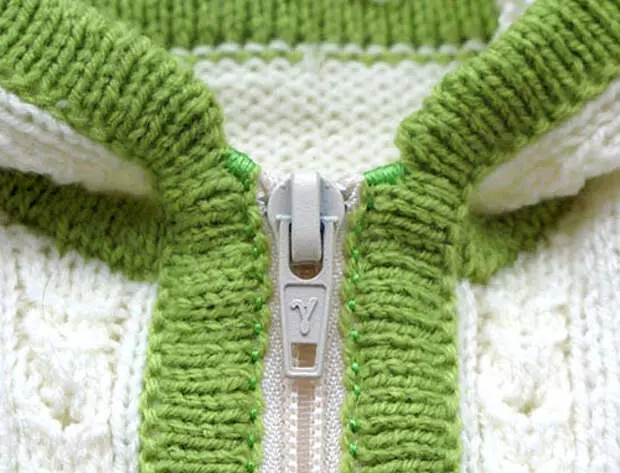 We sew zipper into a knitted product